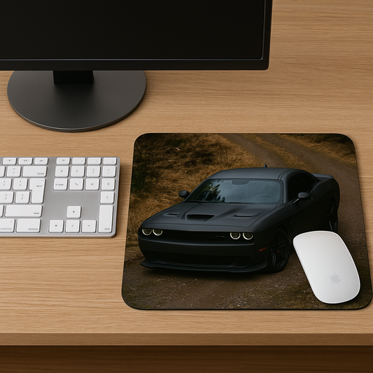 Dodge Challenger SRT Hellcat.